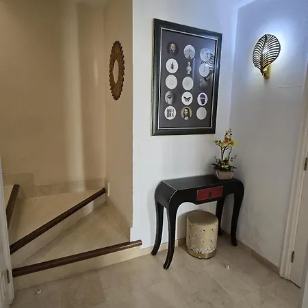 Sunny Duplex With Sea View Of The Scenic Gorge דירה *